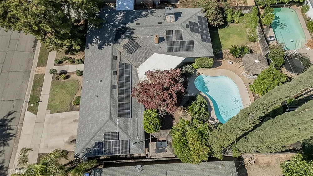 6326 Bergeron Fresno, CA 93704