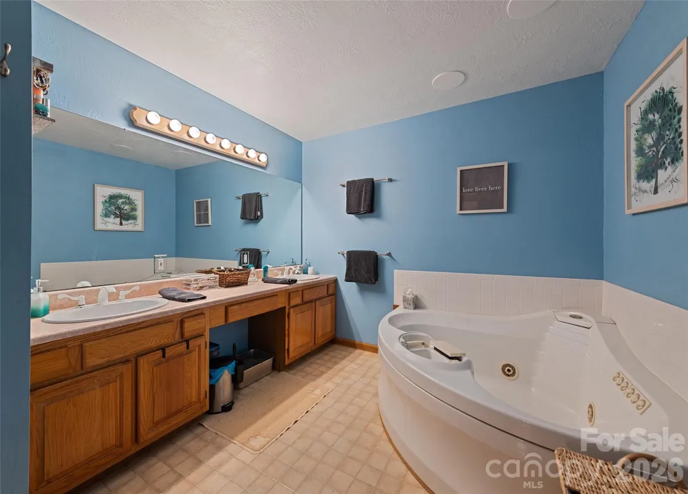 400 Sunset Heights Canton, NC 28716