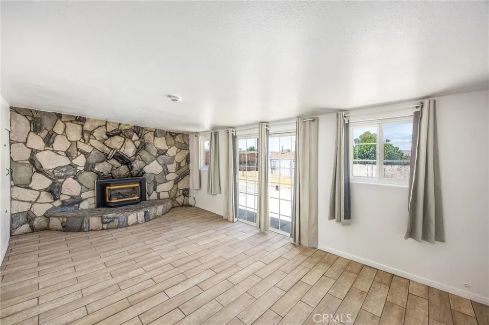 1609 De Anza Barstow, CA 92311