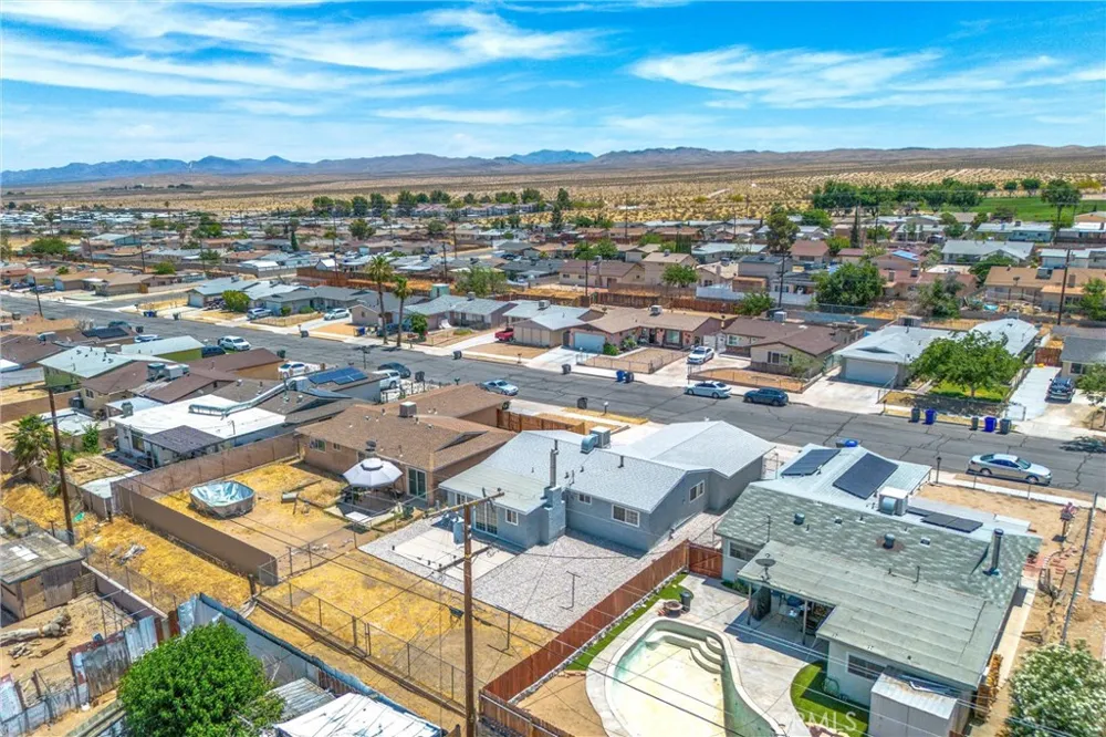 1609 De Anza Barstow, CA 92311