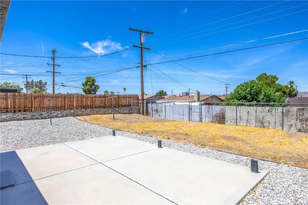 1609 De Anza Barstow, CA 92311