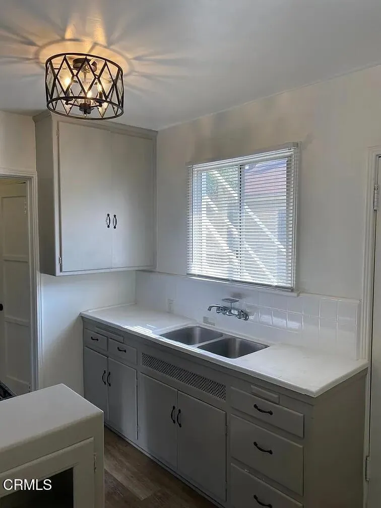 1424 E Wilson Avenue #A Glendale, CA 91206