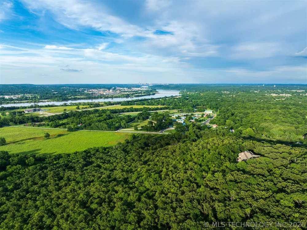 2710 S 137th WestAvenue Sand Springs, OK 74063