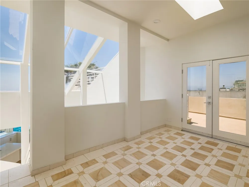 7331 Vista Del Mar Lane Playa del Rey, CA 90293