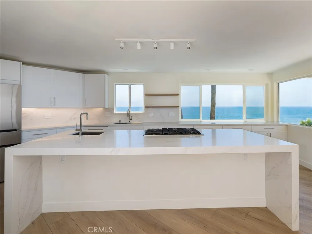 7331 Vista Del Mar Lane Playa del Rey, CA 90293
