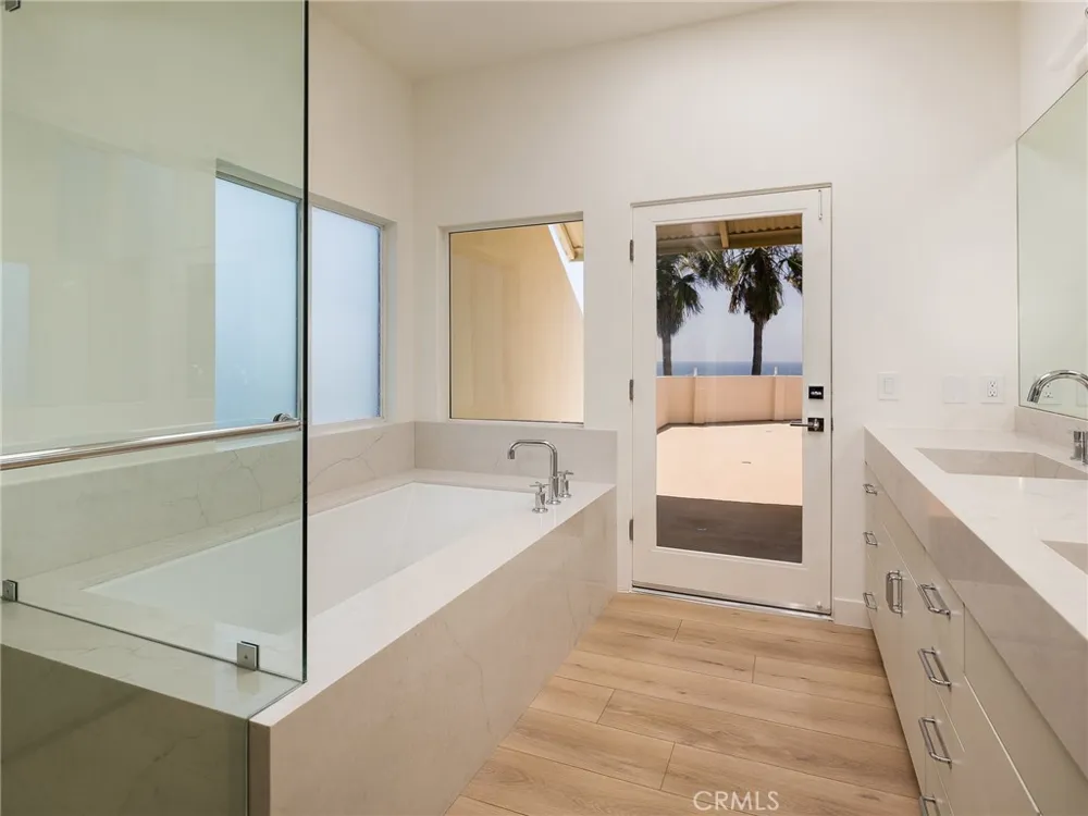 7331 Vista Del Mar Lane Playa del Rey, CA 90293