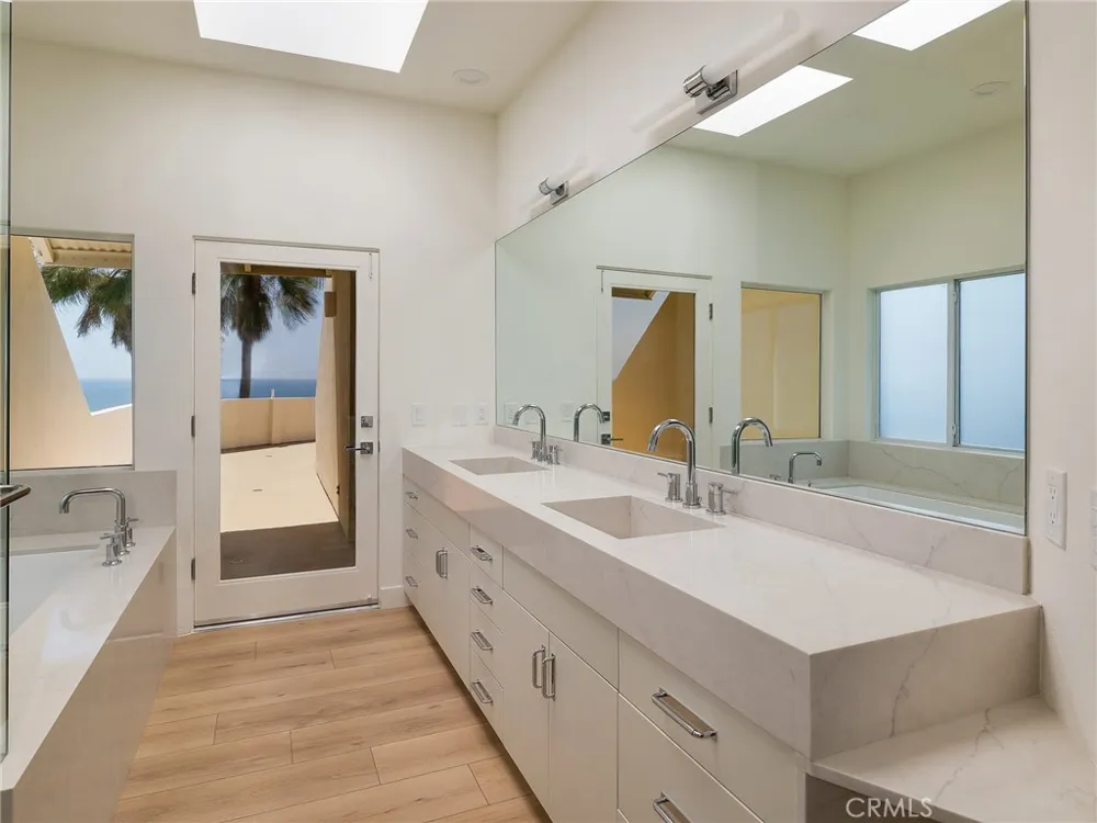 7331 Vista Del Mar Lane Playa del Rey, CA 90293