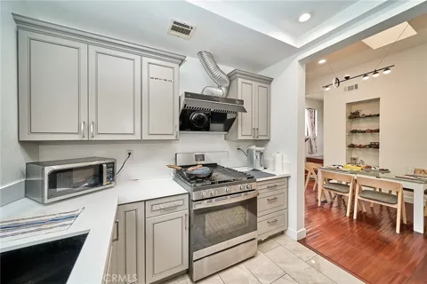 4900 Grand #306
