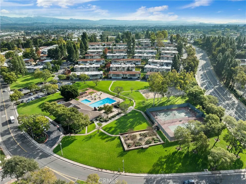 22196 Caminito Zaragoza Laguna Hills, CA 92653