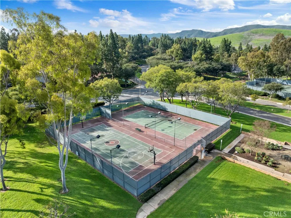 22196 Caminito Zaragoza Laguna Hills, CA 92653