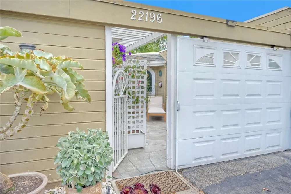 22196 Caminito Zaragoza Laguna Hills, CA 92653