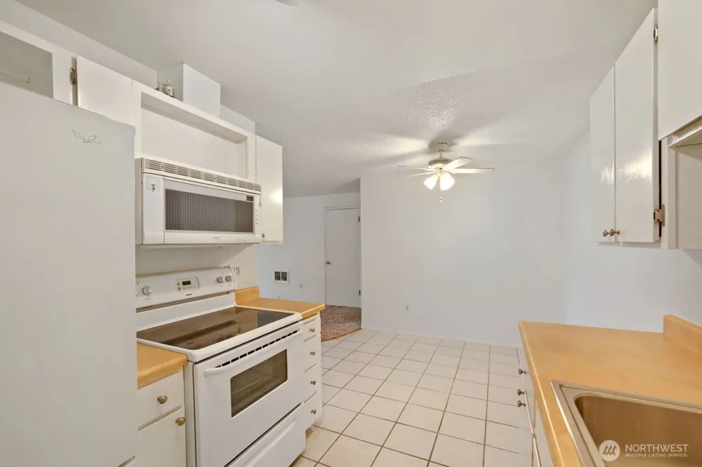 6110 24th Avenue NW #203 Seattle, WA 98107