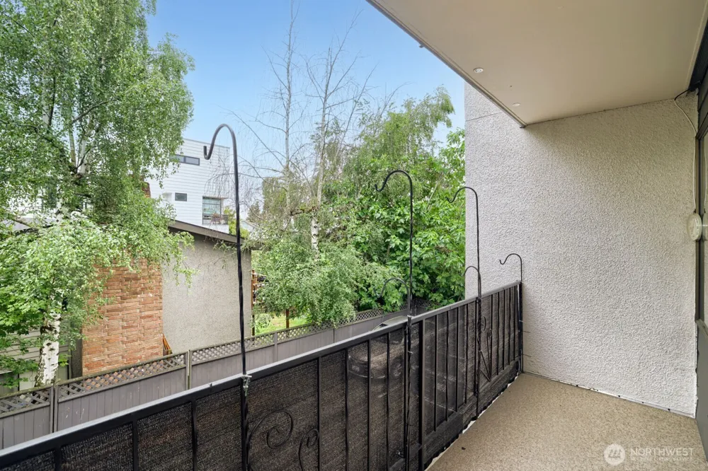 6110 24th Avenue NW #203 Seattle, WA 98107