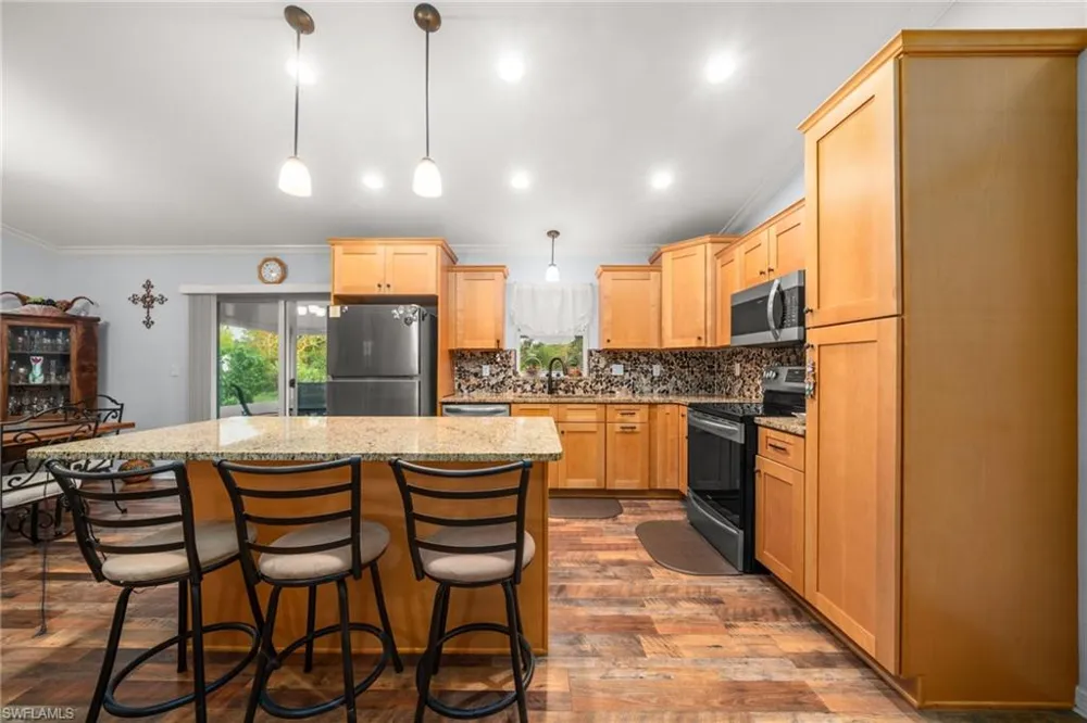 112 Bimini Street NE Lake Placid, FL 33852