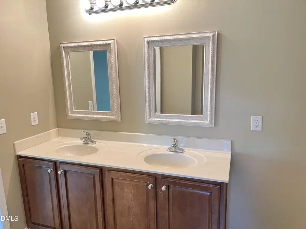 936 Bentbury Way Cary, NC 27518