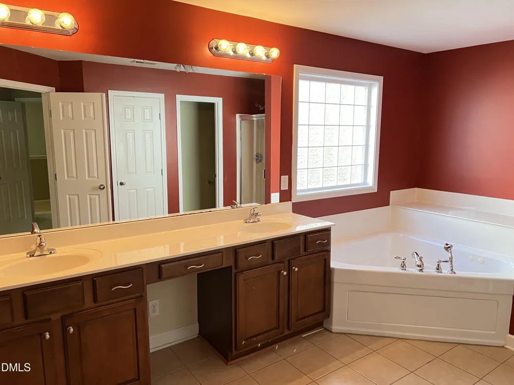 936 Bentbury Way Cary, NC 27518