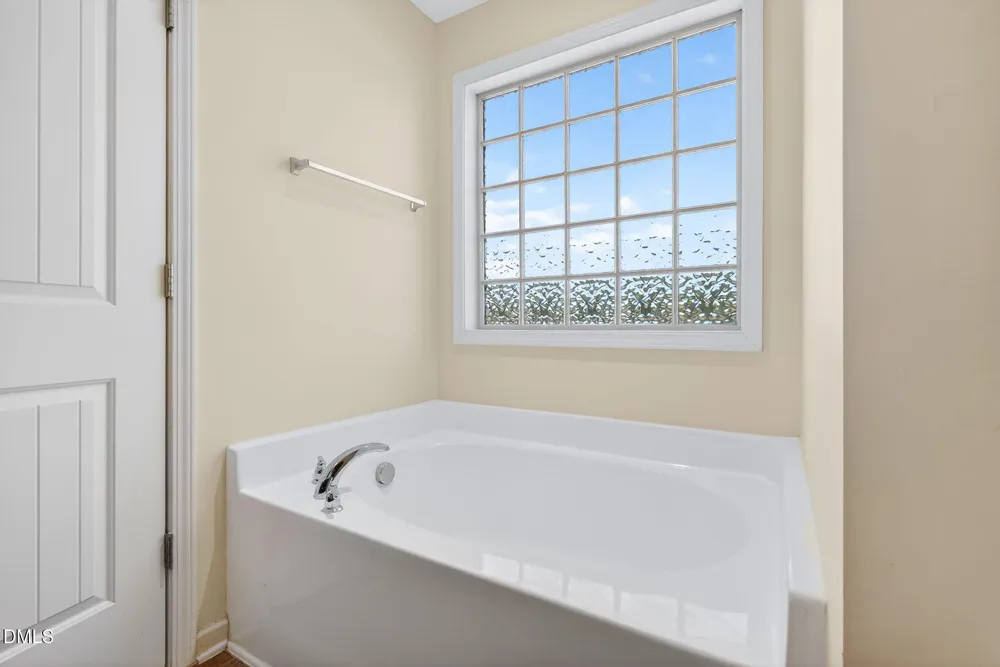 226 Beaconwood Lane Holly Springs, NC 27540