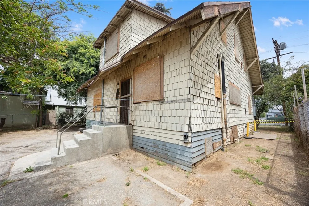 366 E Orange Grove Pasadena, CA 91104