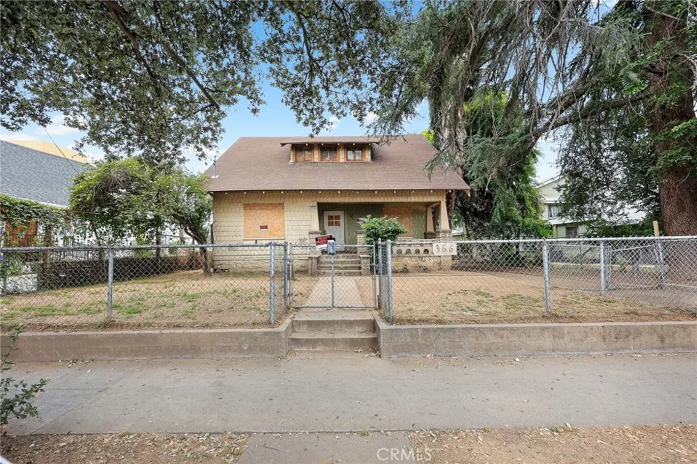 366 E Orange Grove Pasadena, CA 91104