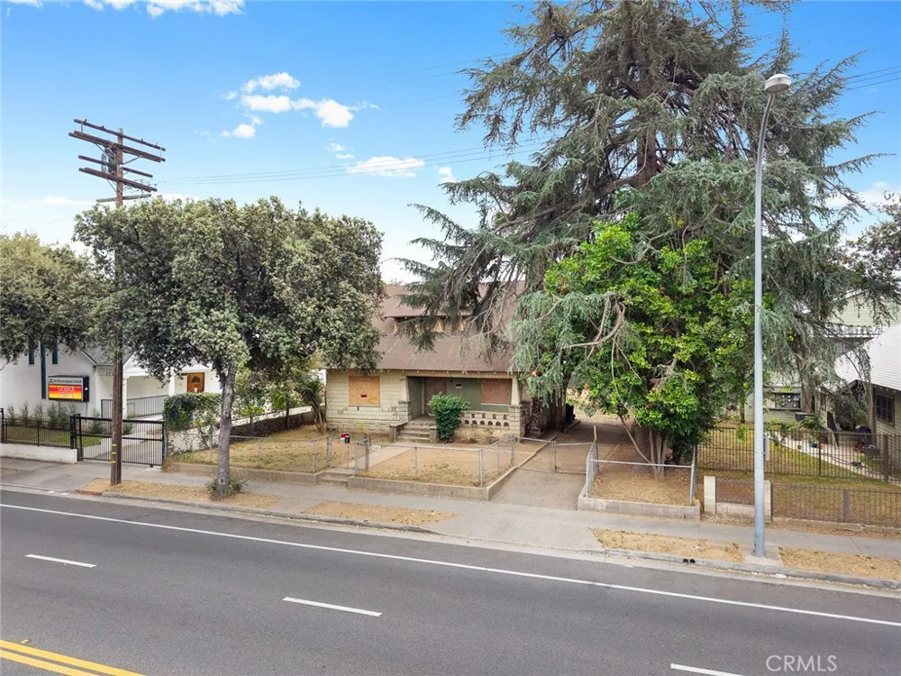 366 E Orange Grove Pasadena, CA 91104