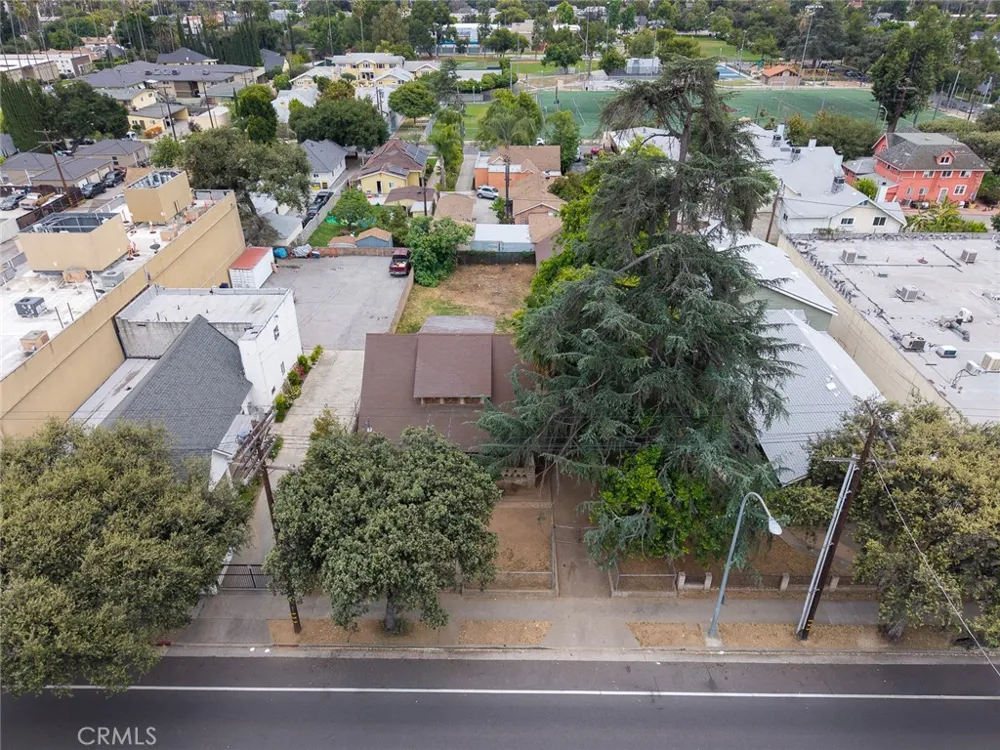 366 E Orange Grove Pasadena, CA 91104