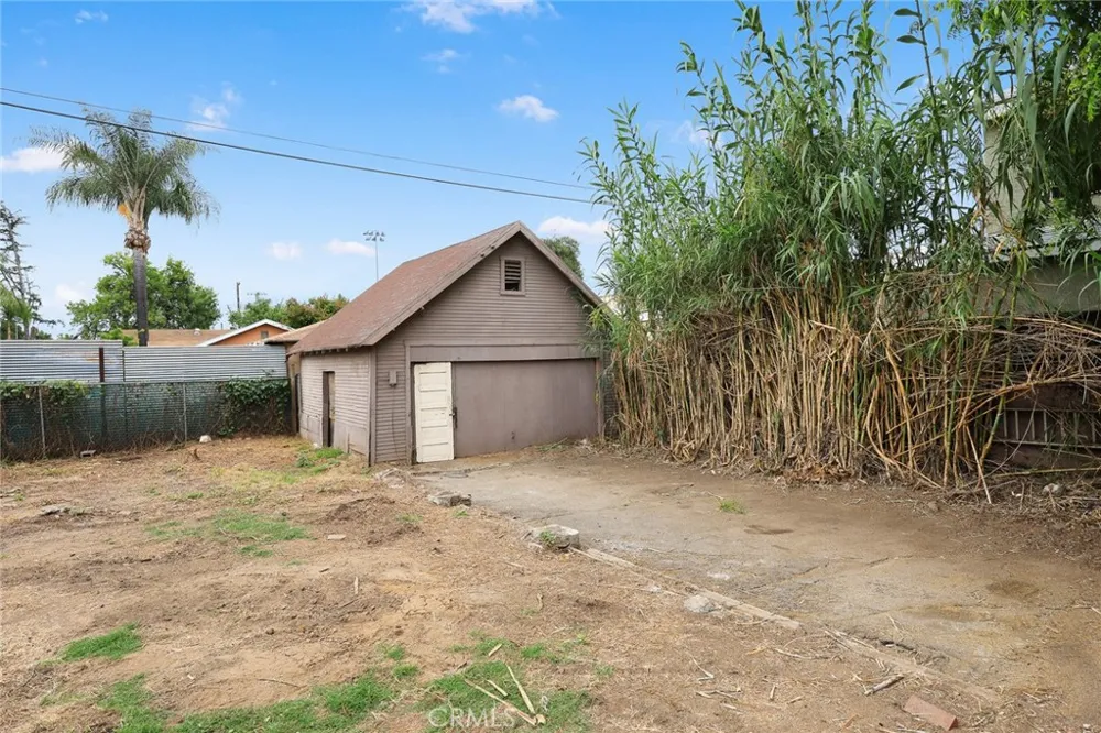 366 E Orange Grove Pasadena, CA 91104