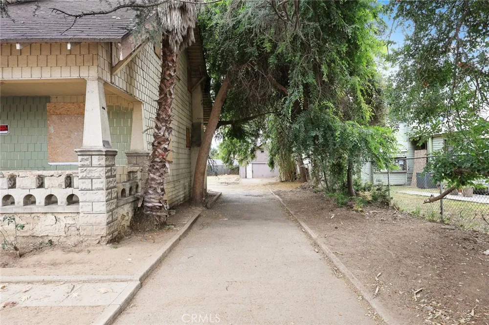 366 E Orange Grove Pasadena, CA 91104