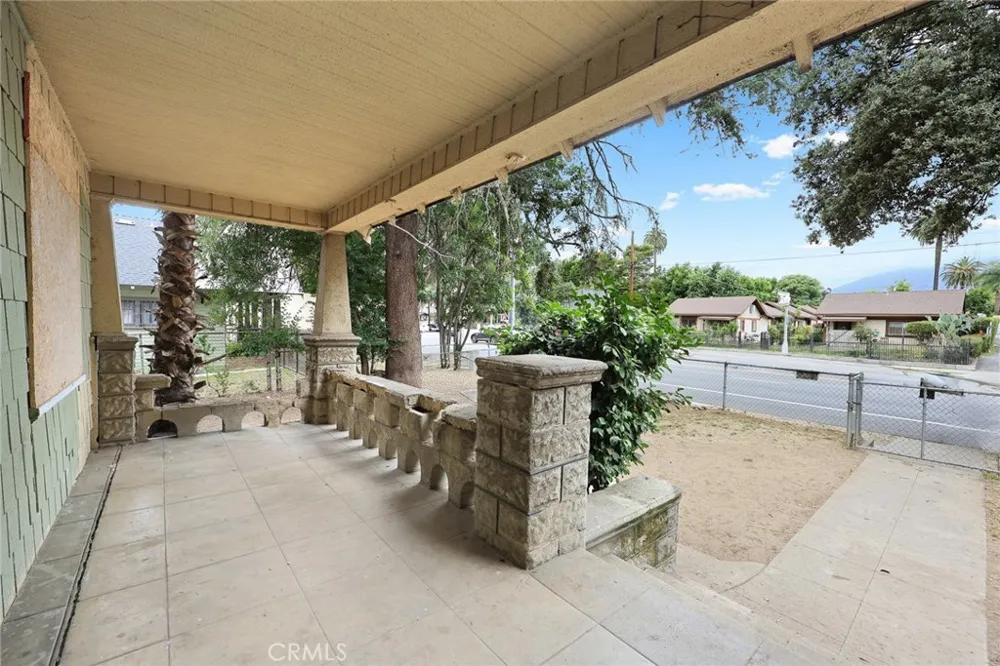 366 E Orange Grove Pasadena, CA 91104