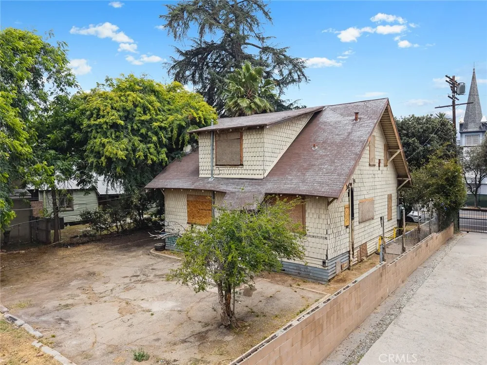 366 E Orange Grove Pasadena, CA 91104