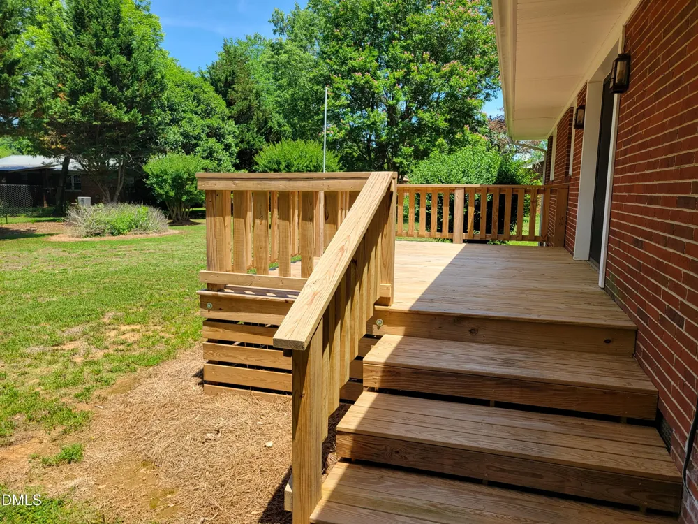607 E Butler Avenue Liberty, NC 27298