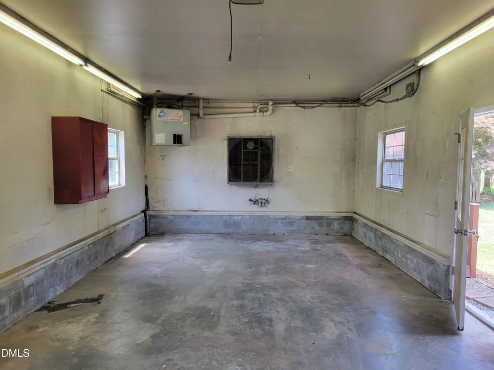 607 E Butler Avenue Liberty, NC 27298
