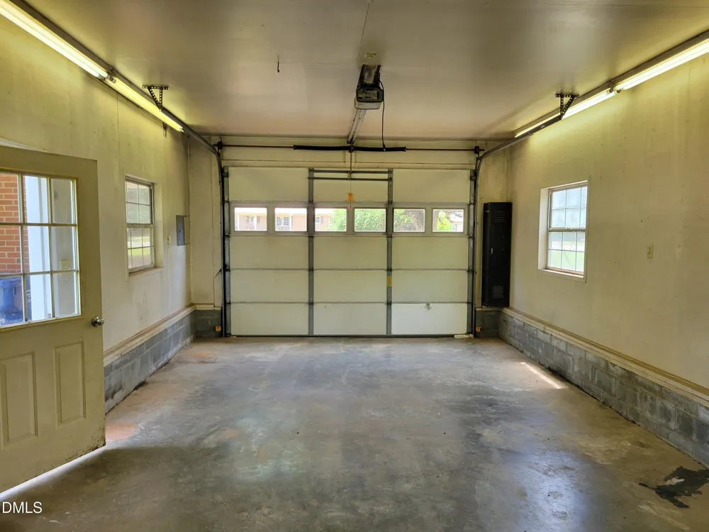 607 E Butler Avenue Liberty, NC 27298