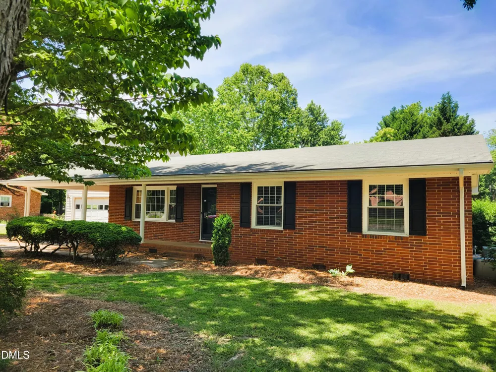 607 E Butler Avenue Liberty, NC 27298