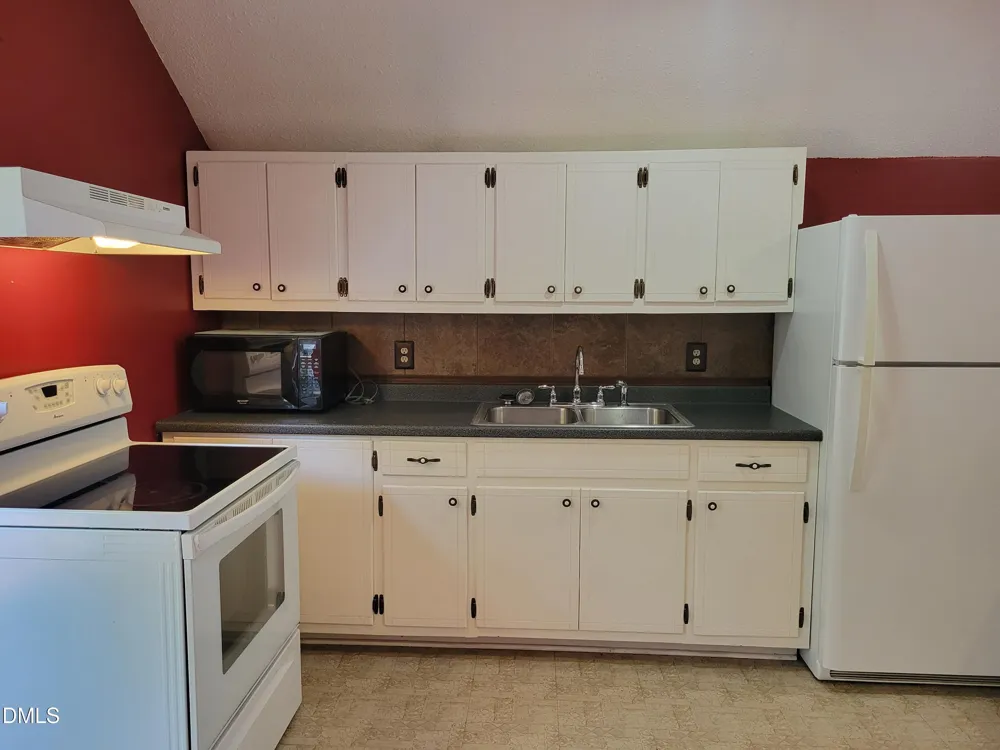 607 E Butler Avenue Liberty, NC 27298