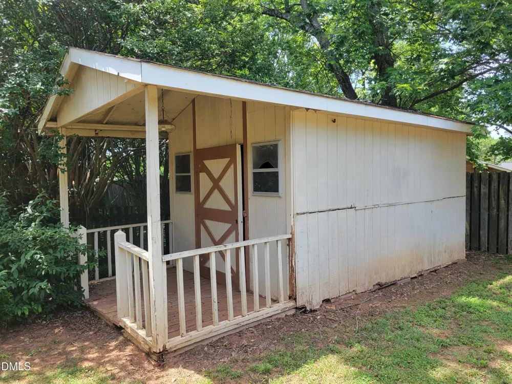 607 E Butler Avenue Liberty, NC 27298