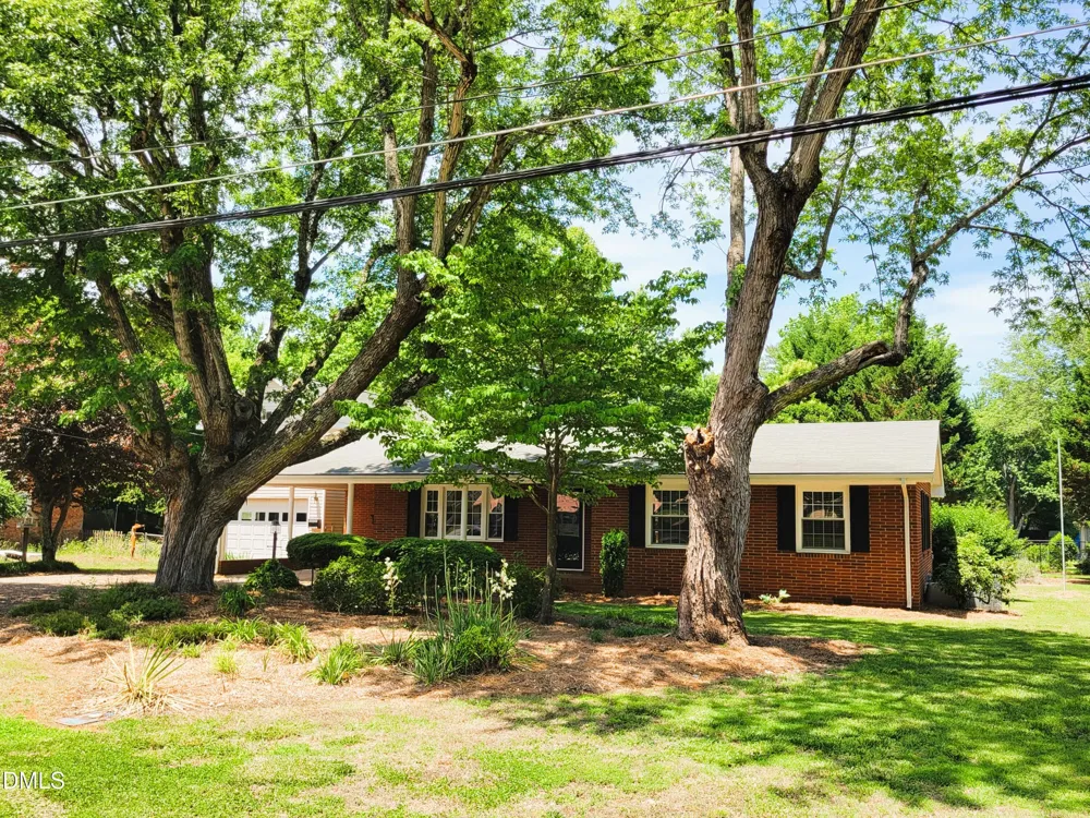 607 E Butler Avenue Liberty, NC 27298