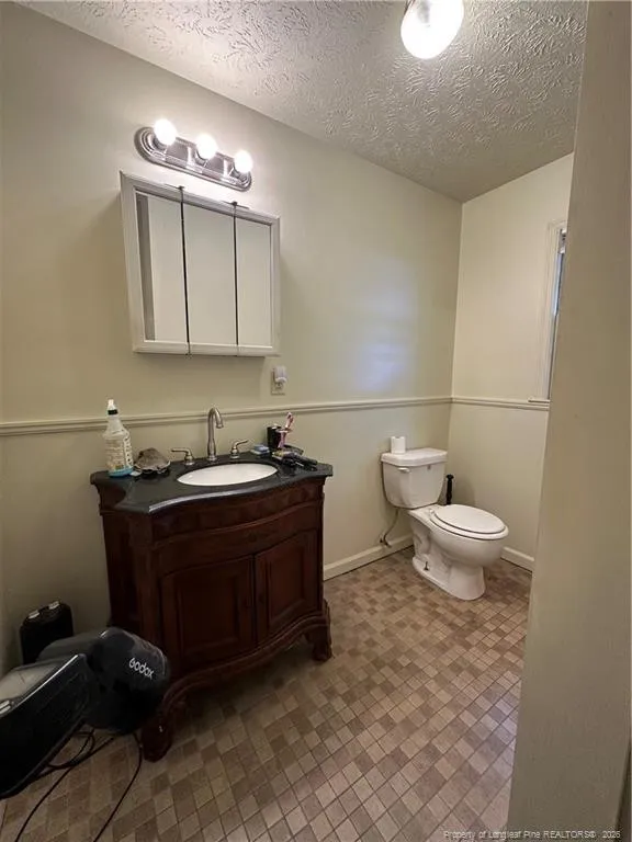 109 W Chestnut Street Maxton, NC 28364