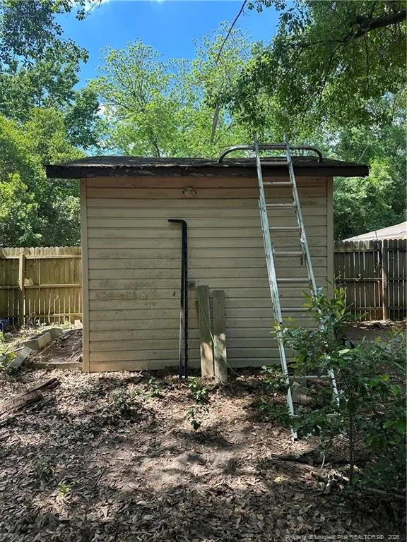 109 W Chestnut Street Maxton, NC 28364