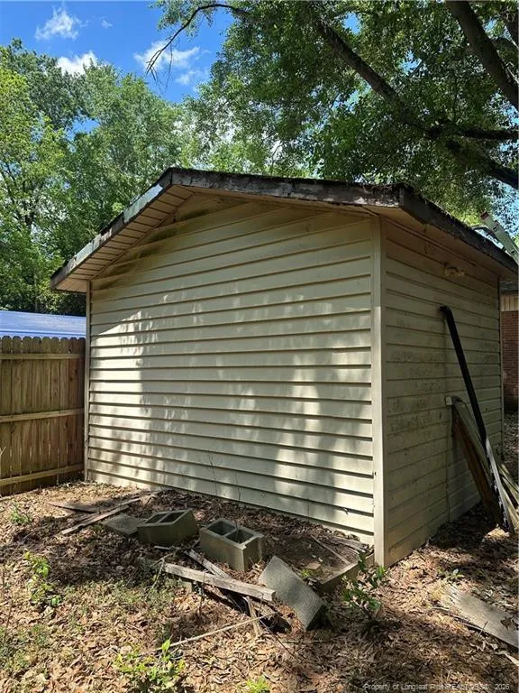 109 W Chestnut Street Maxton, NC 28364