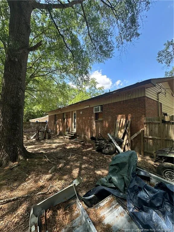 109 W Chestnut Street Maxton, NC 28364