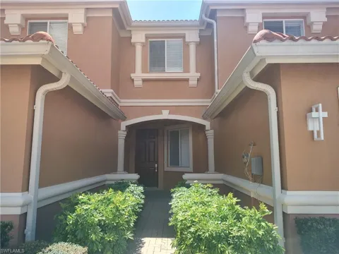 2434 Laurentina Lane