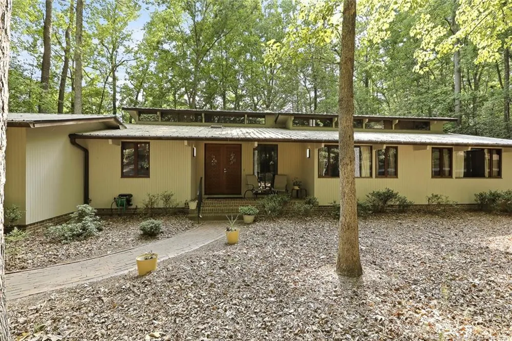 562 Chelsea Drive
