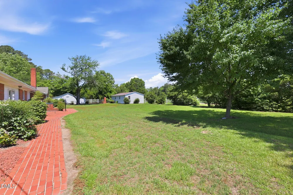 880 Wire Road Bunnlevel, NC 28323