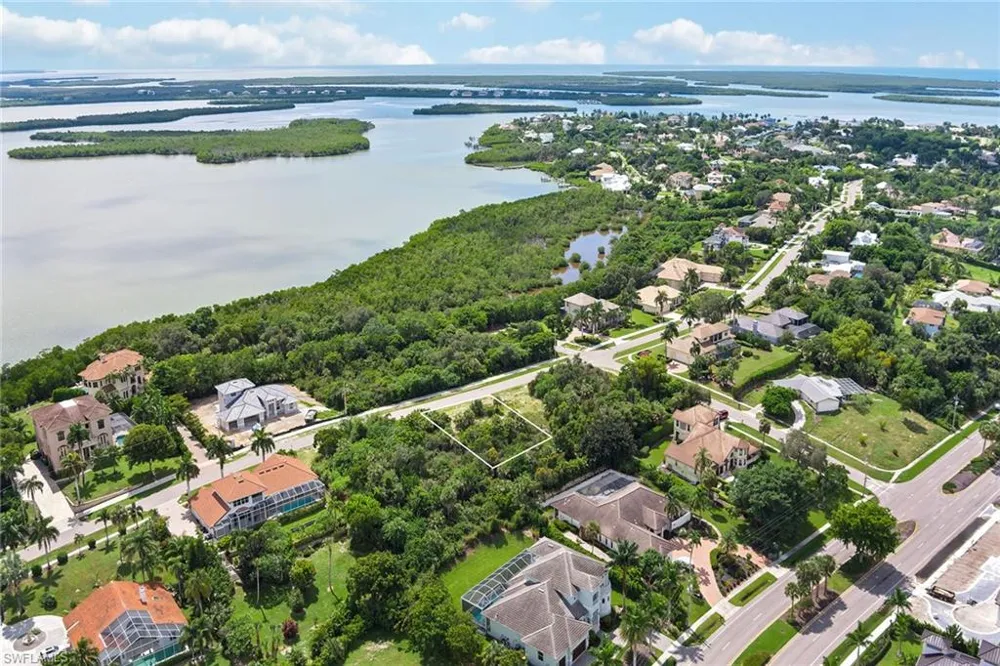 680 Inlet Drive Marco Island, FL 34145
