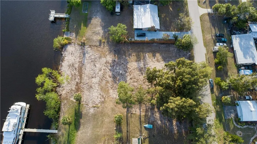 1035 W Anchor Lane Moore Haven, FL 33471