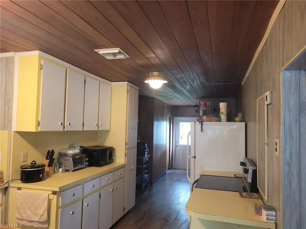 1104 Gulf Street Moore Haven, FL 33471