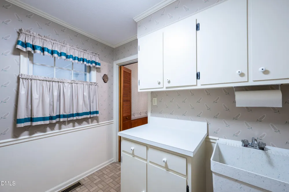806 Cliftwood Drive Siler City, NC 27344
