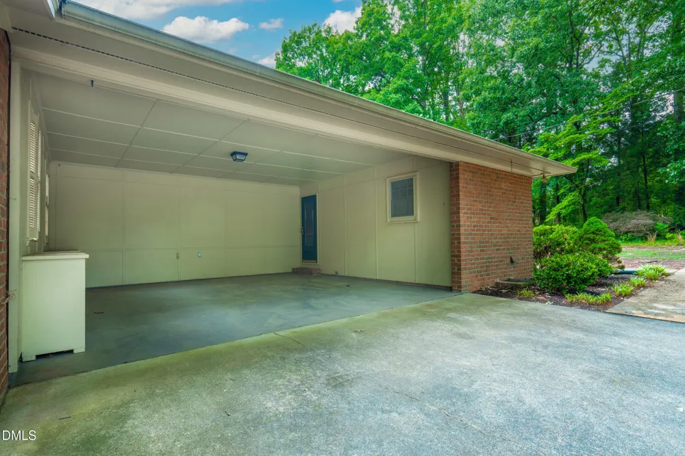 806 Cliftwood Drive Siler City, NC 27344