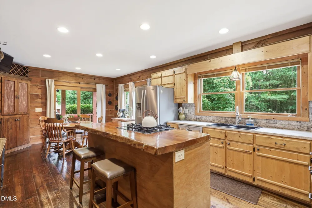 1656 Nc 42 Highway Moncure, NC 27559