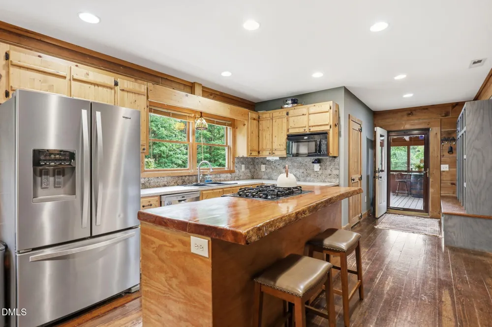 1656 Nc 42 Highway Moncure, NC 27559